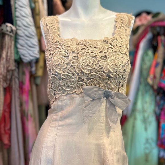 Mid Century Classic Dress - Picture 4 of 14